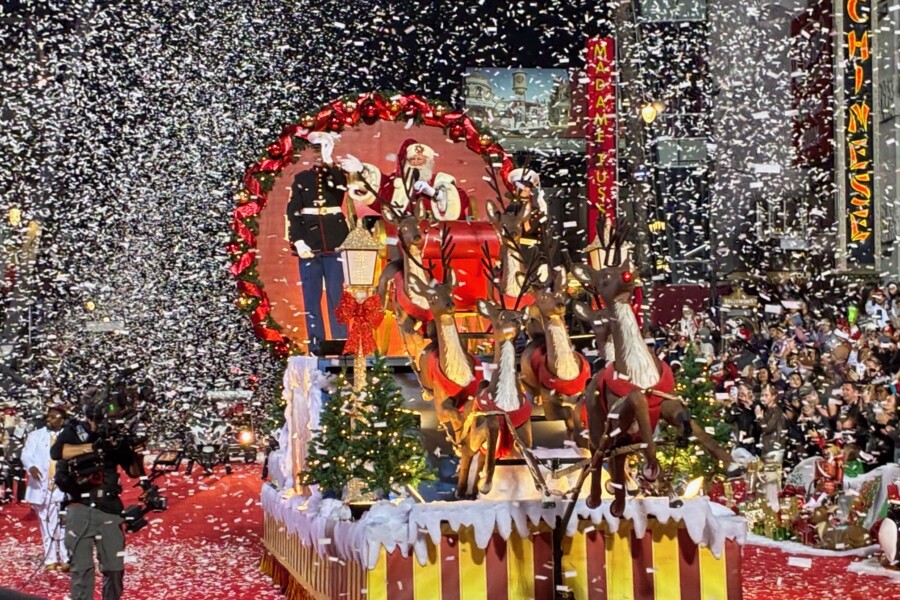 Photo 1 - Santa Claus and Marine Escorts - Photo by Steve Moyer Public Relations